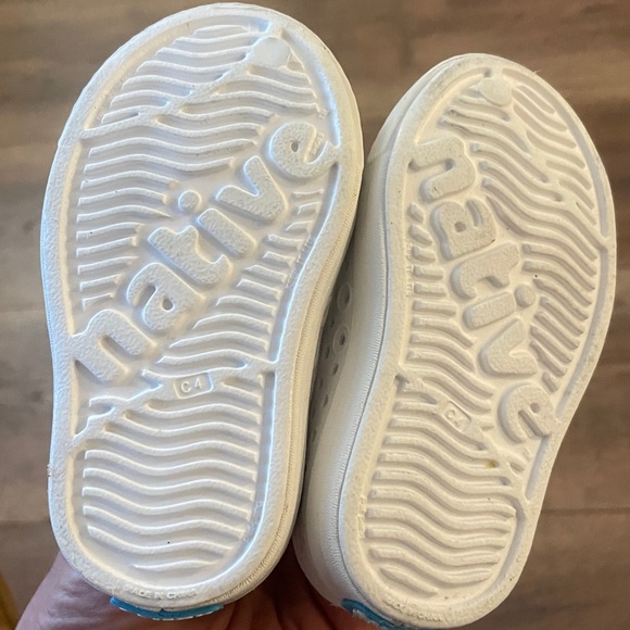 Native Jefferson white Toddler Shoes Size 4 - Picture 6 of 8